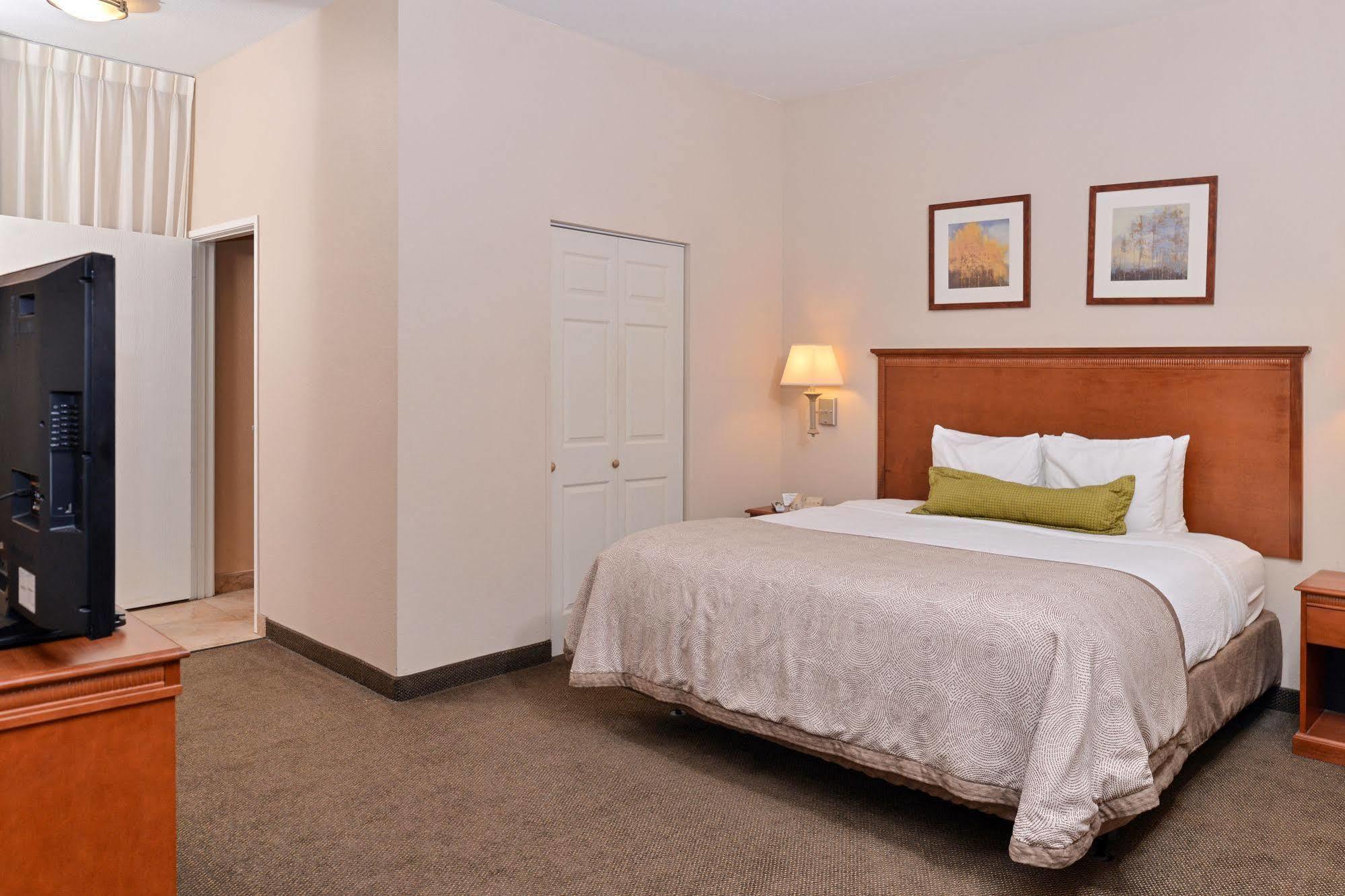 Candlewood Suites San Diego, an IHG Hotel Exterior foto